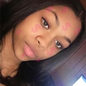 Meet your Posher, Ivy